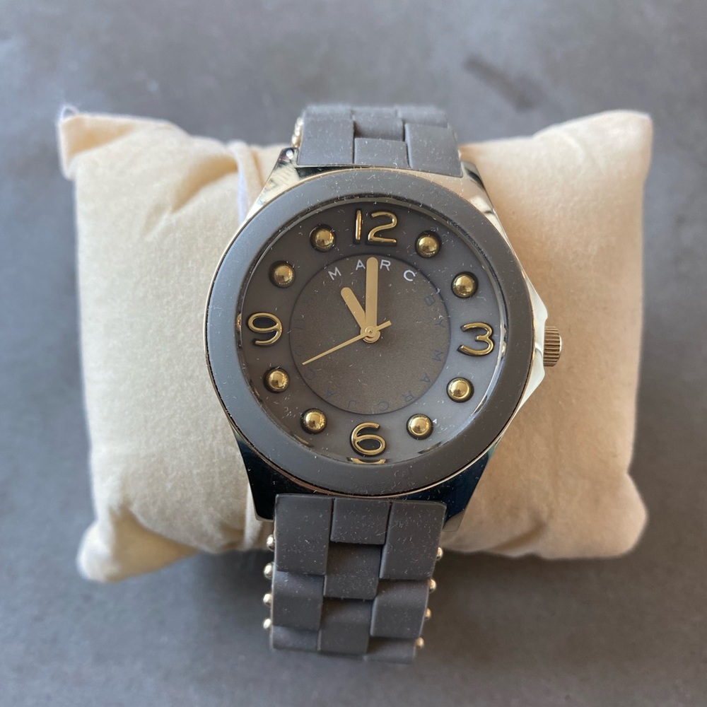 Marc by Marc Jacobs watch: dusty green